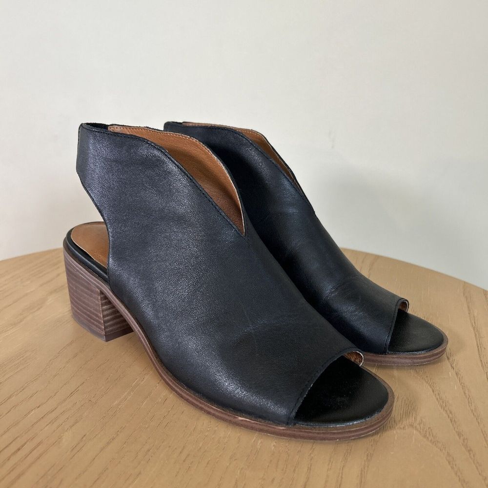 Lucky Brand Black Open-Toe Leather Block Heel Sandals